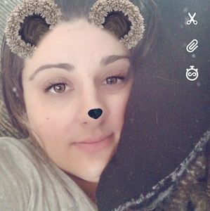 Meet your Posher, Alexis